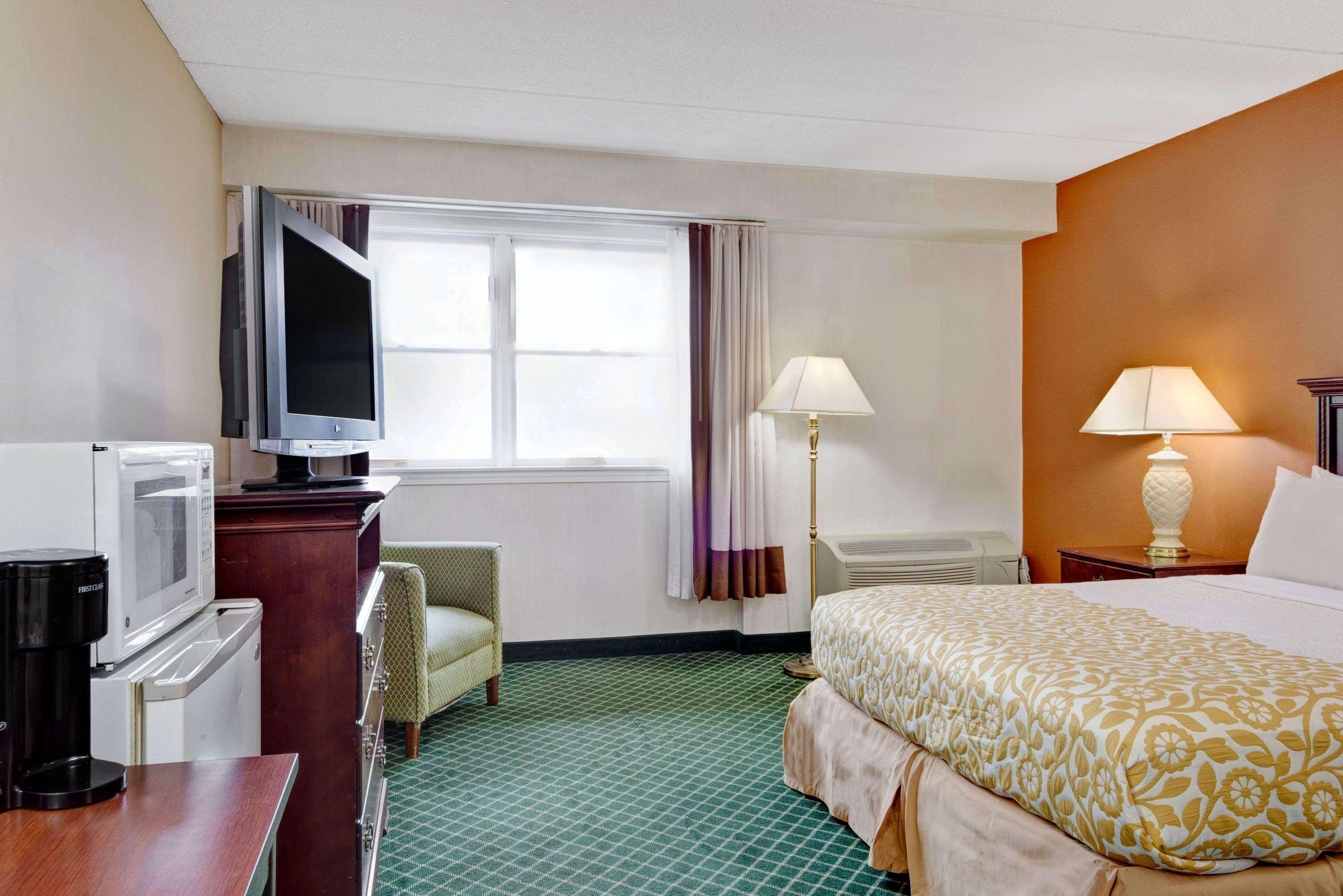 Days Hotel By Wyndham Methuen Ma Conference Center Zewnętrze zdjęcie